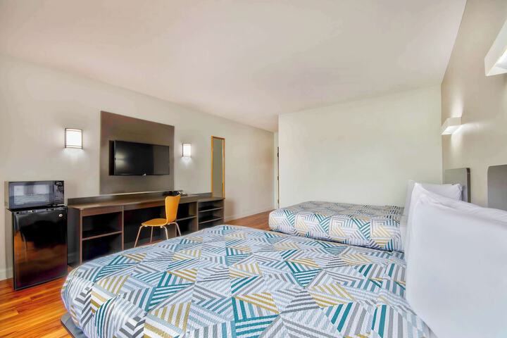 Room 13 of 25