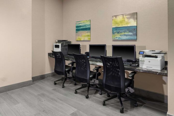 Business Center 31 of 31