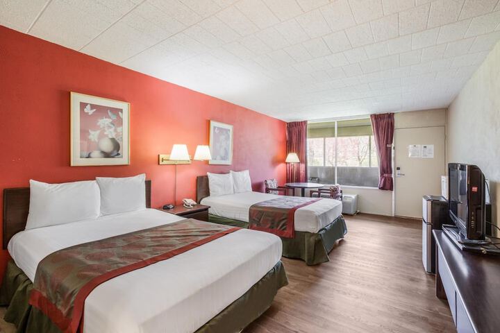 Room 17 of 36