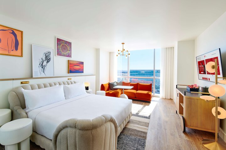 Room 102 of 201