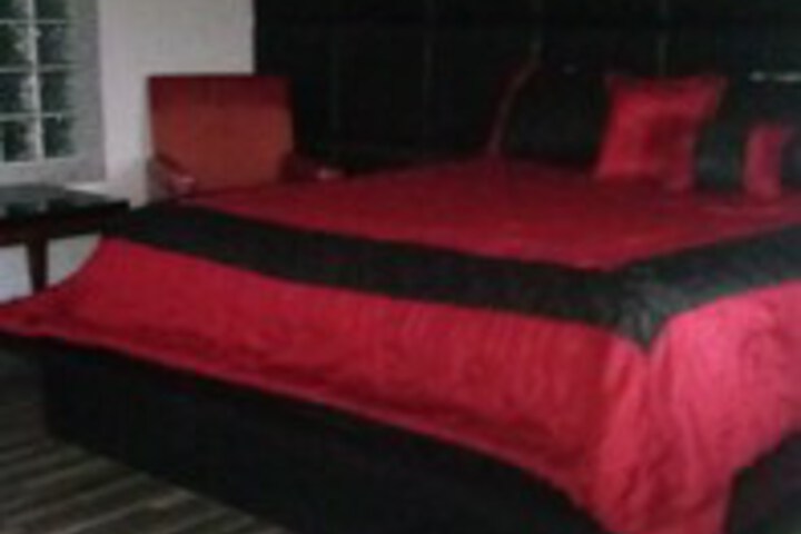 Town Line Motel
