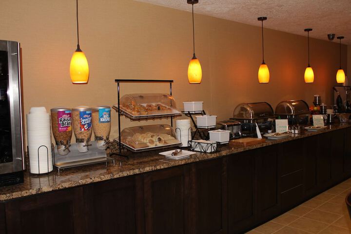 Breakfast/Coffee Service 20 of 31