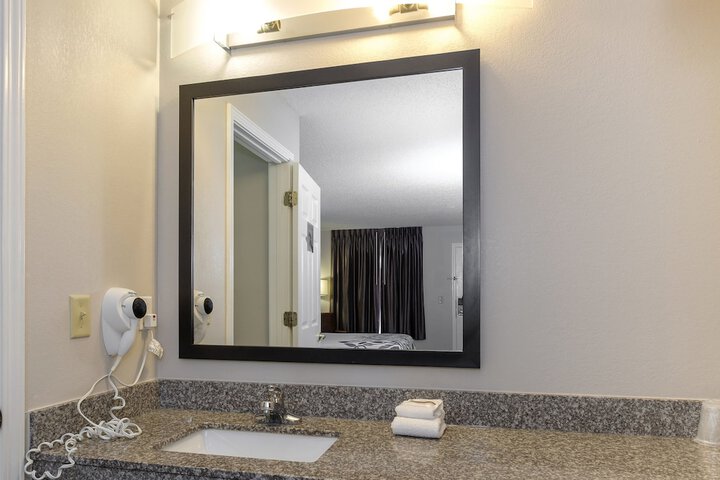 Room 20 of 25