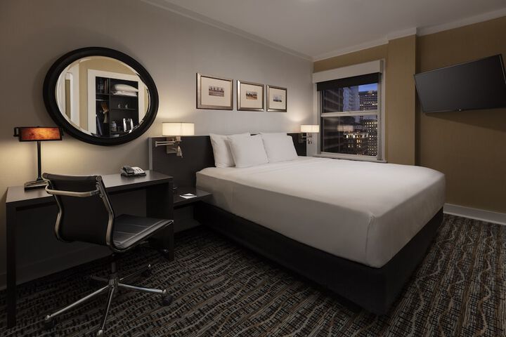 Room 17 of 34