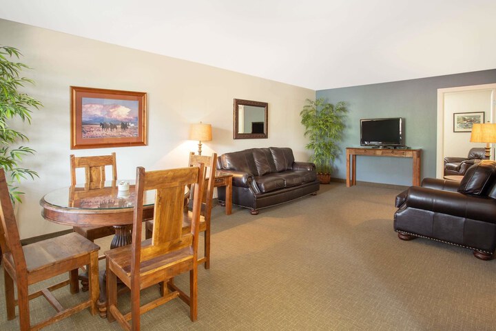 Room 10 of 22