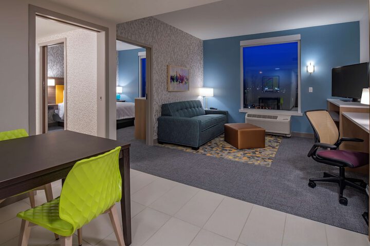 Room 17 of 46