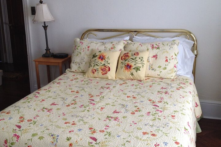 Red Lion Bed & Breakfast