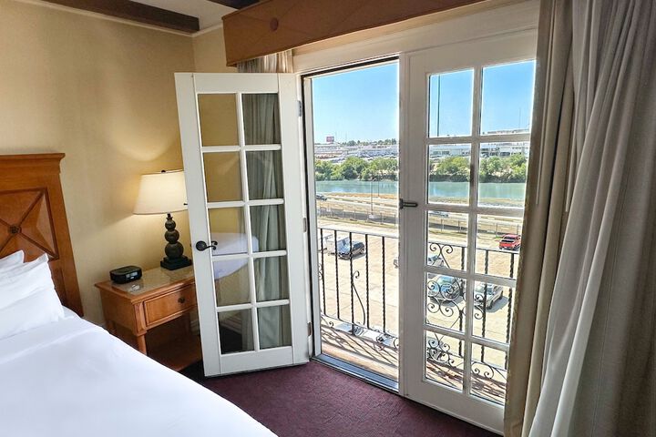 Room 35 of 75