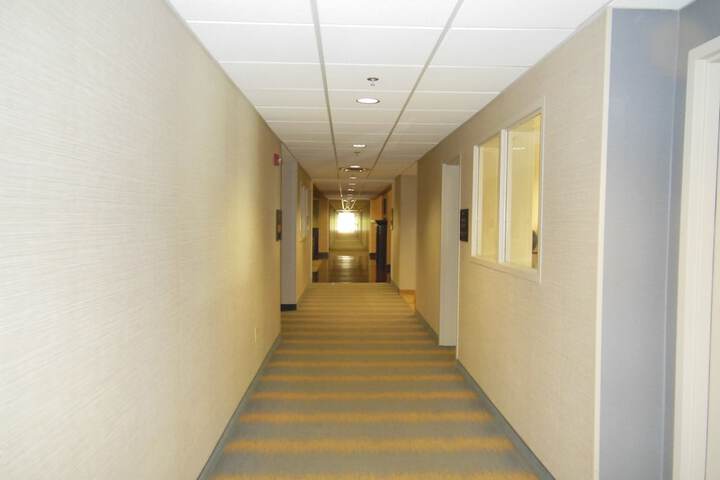 Ballroom/Hall 56 of 79