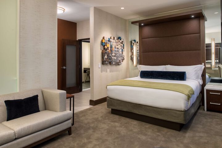 Room 33 of 131