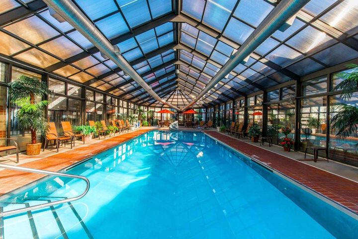 Comfort Inn & Suites Erie - Splash Lagoon Indoor Waterpark