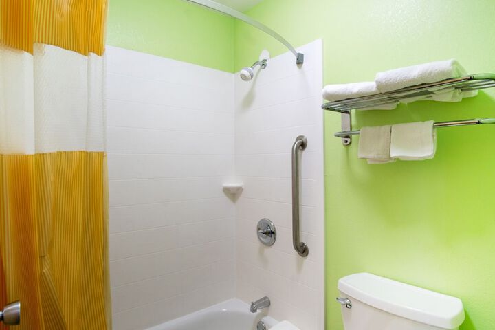 Room 17 of 25