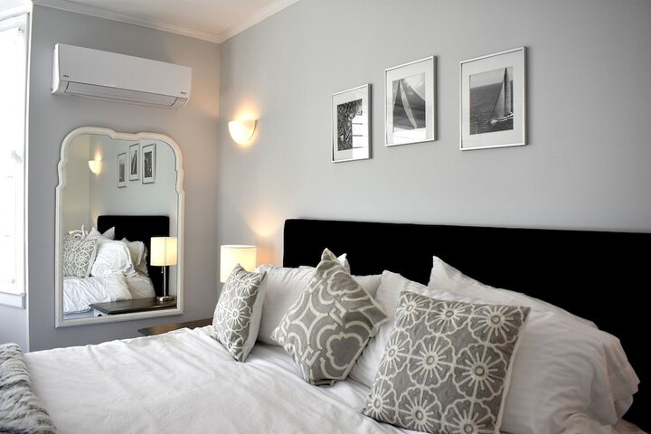 Room 53 of 183