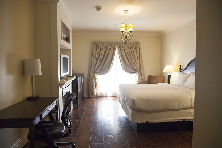 Room 21 of 32