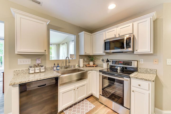 Pet-friendly Home in Monroe: Deck Grill & Yard!