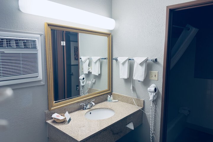 Room 27 of 53