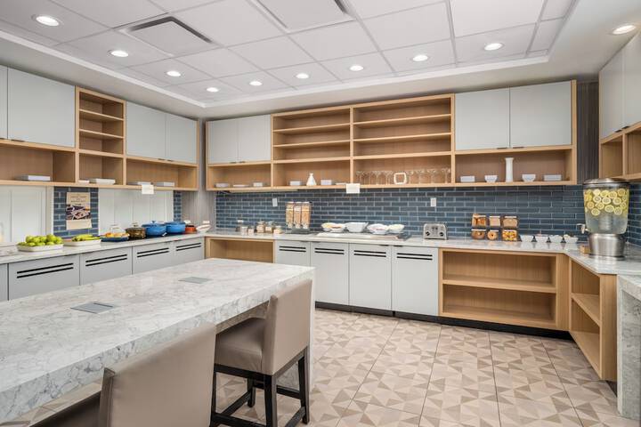 Hyatt Place Columbia / Harbison