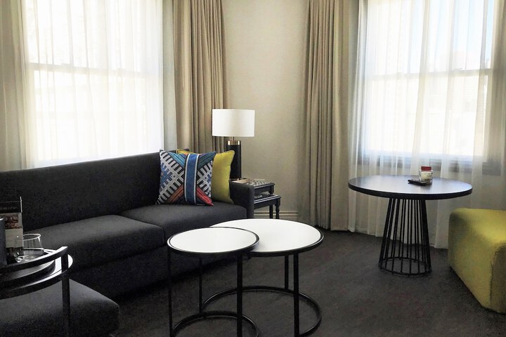 Room 43 of 106