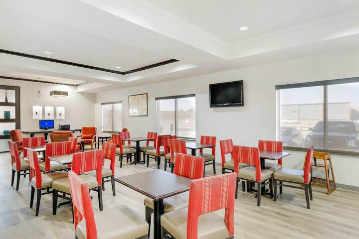 Comfort Suites Pecos