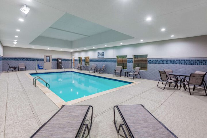 La Quinta Inn & Suites by Wyndham Houston East at Sheldon Rd