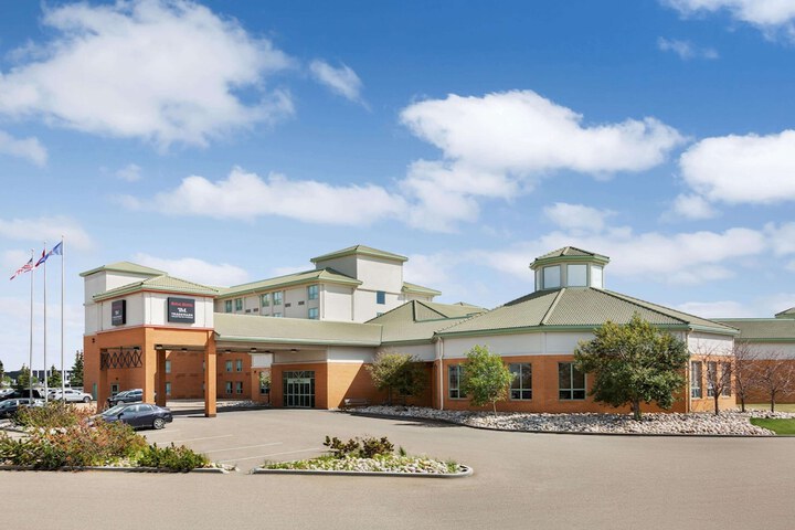 Royal Hotel Edmonton Airport Trademark Collection by Wyndham