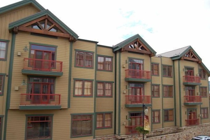 Hotel 1 of 52