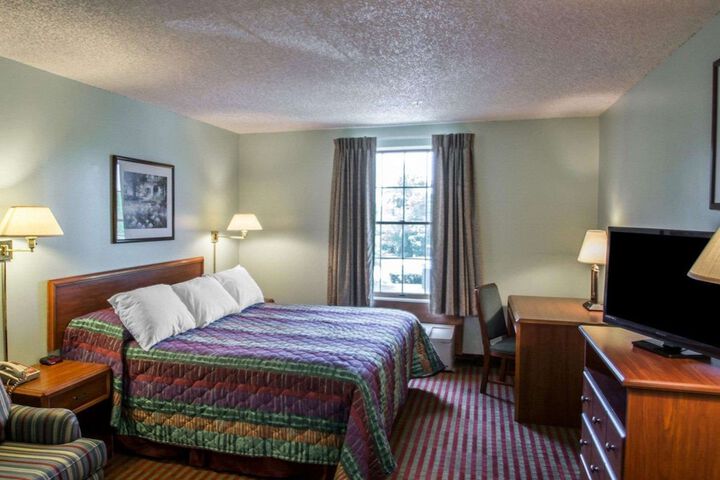 Room 11 of 29
