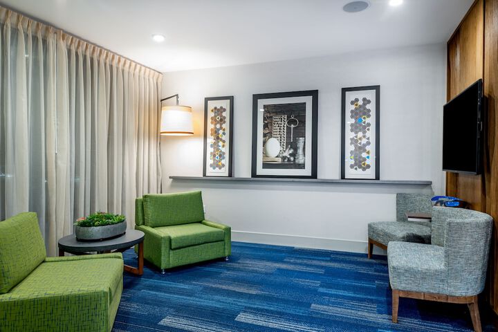 Holiday Inn Express & Suites Santa Ana - Orange County by IHG