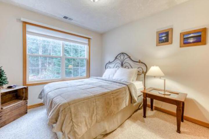 Clarks Mountain Condo