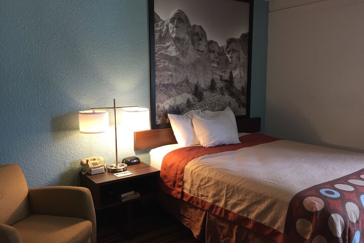 Room 23 of 29