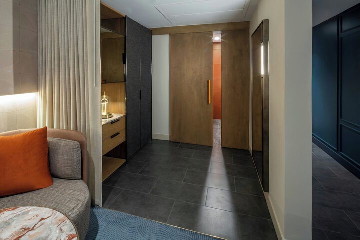 Room 59 of 100