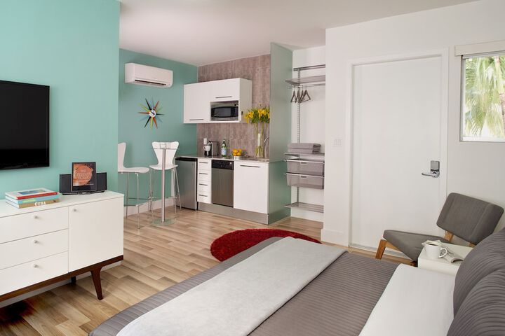Room 10 of 20