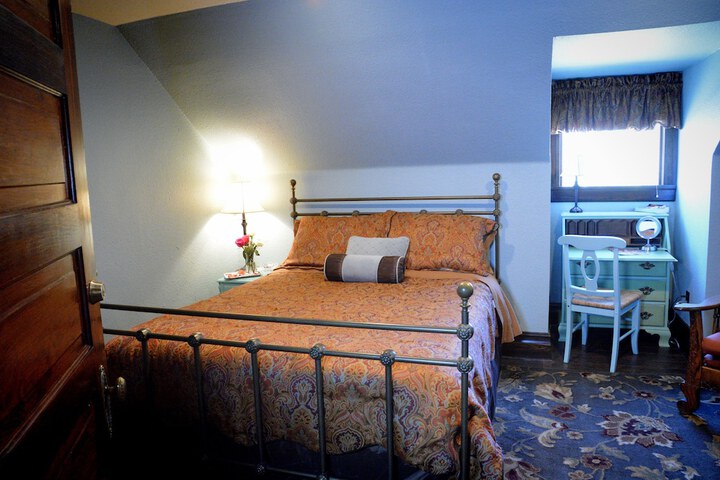 Room 28 of 95
