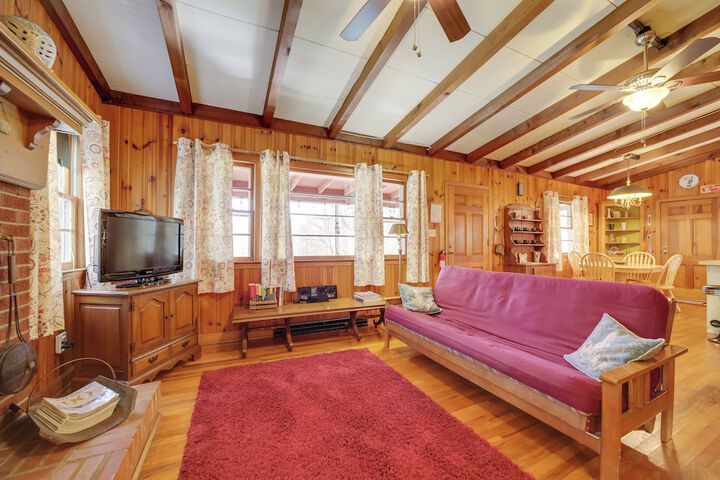 the Red Loft Candler Cottage Near Hiking Trails!