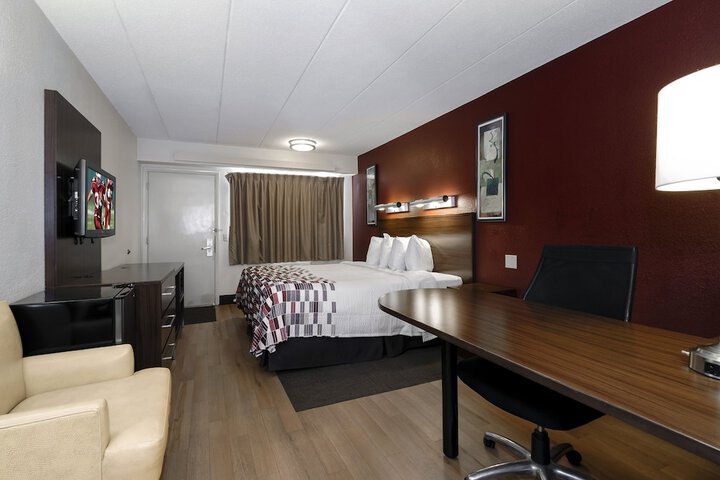 Room 33 of 34