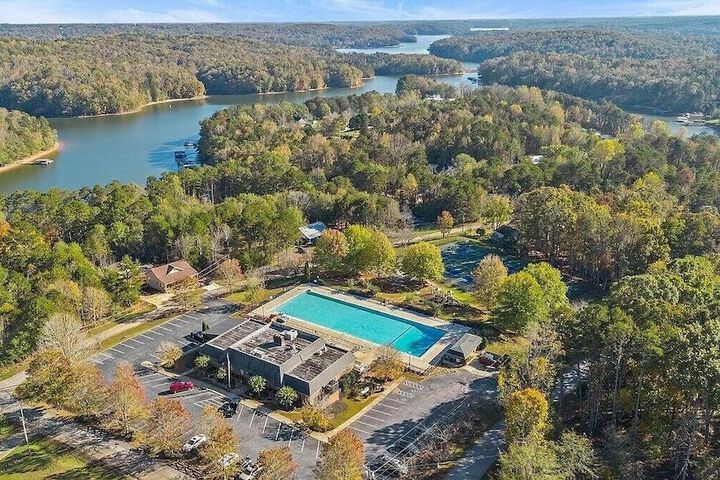 Zoka - Modern Mountain Retreat