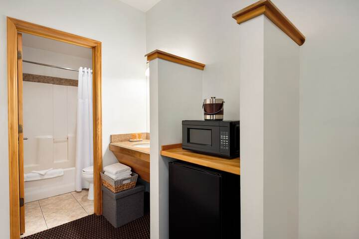 Room 12 of 46