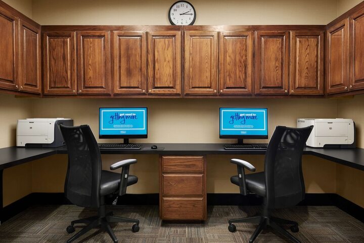 Business Center 27 of 27