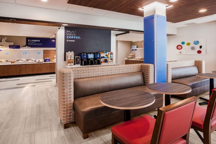 Holiday Inn Express & Suites Enterprise by IHG