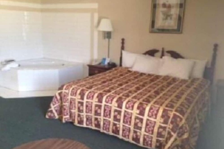 Room 42 of 49