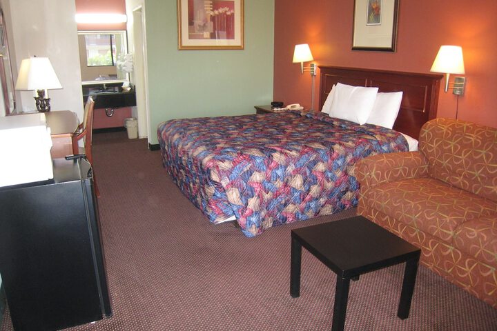 Room 13 of 23