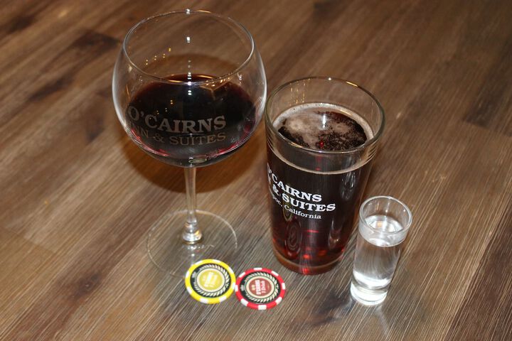 Ocairns Inn & Suites