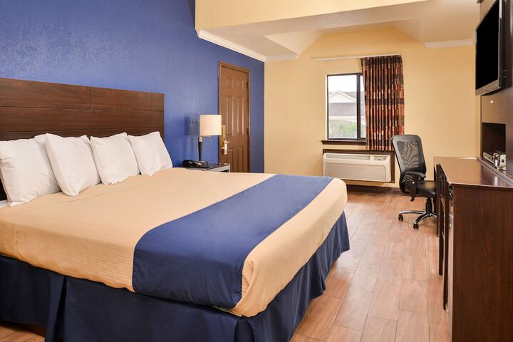 Room 7 of 32