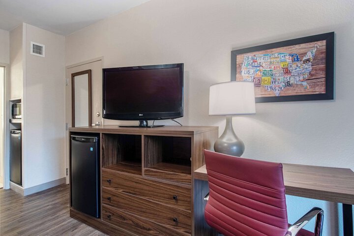 Room 35 of 59