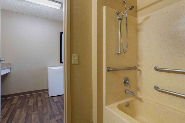 Room 18 of 32