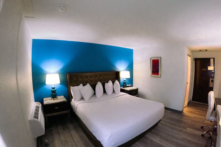 Room 34 of 40