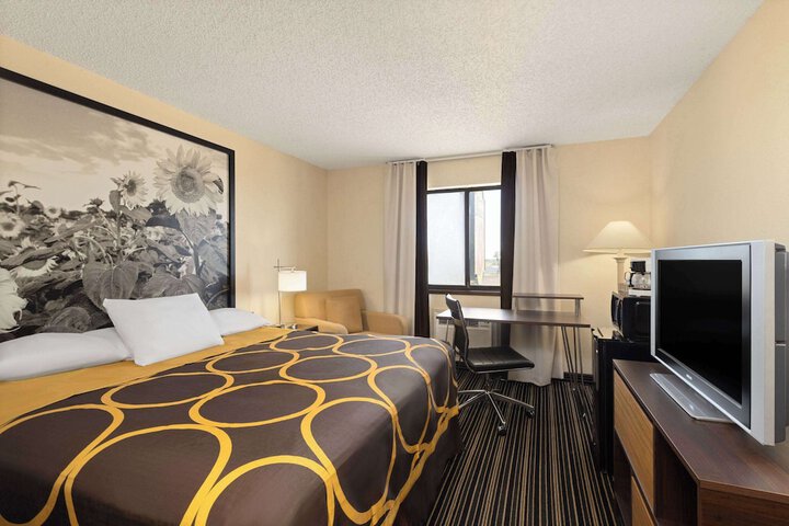 Room 18 of 44