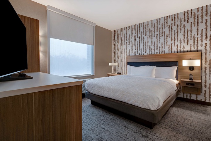 Room 32 of 93