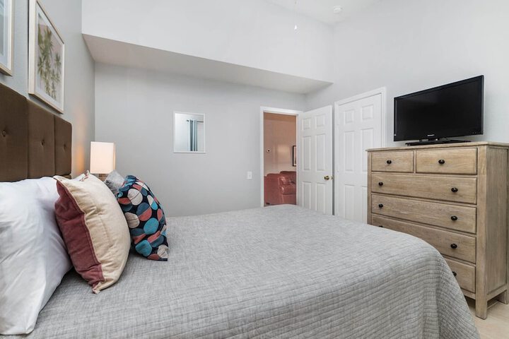 Room 18 of 36