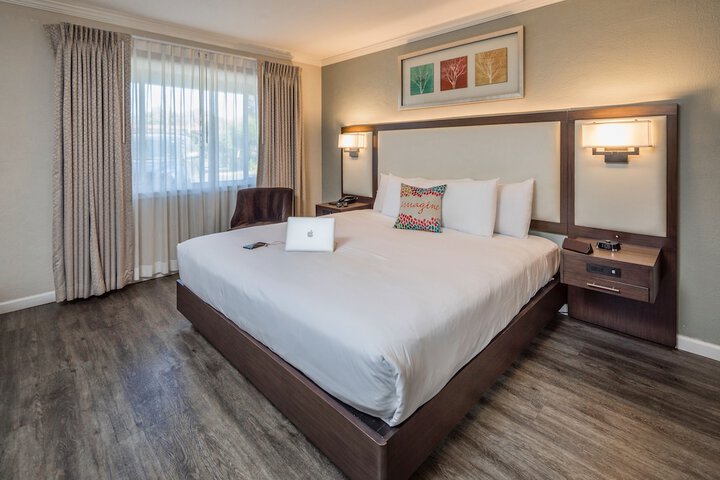 Room 14 of 37